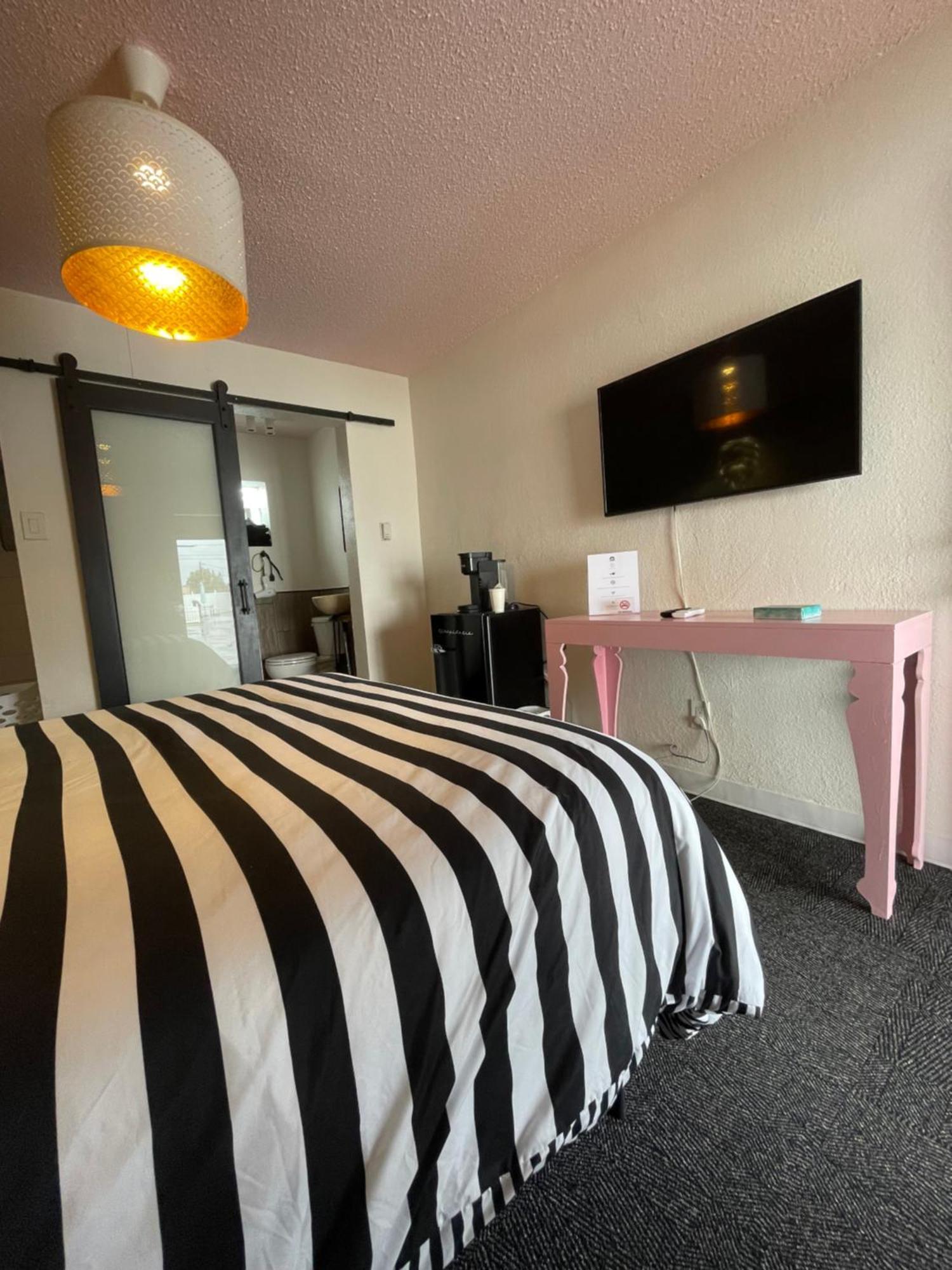 Rainbow Motel Greeley Exteriör bild